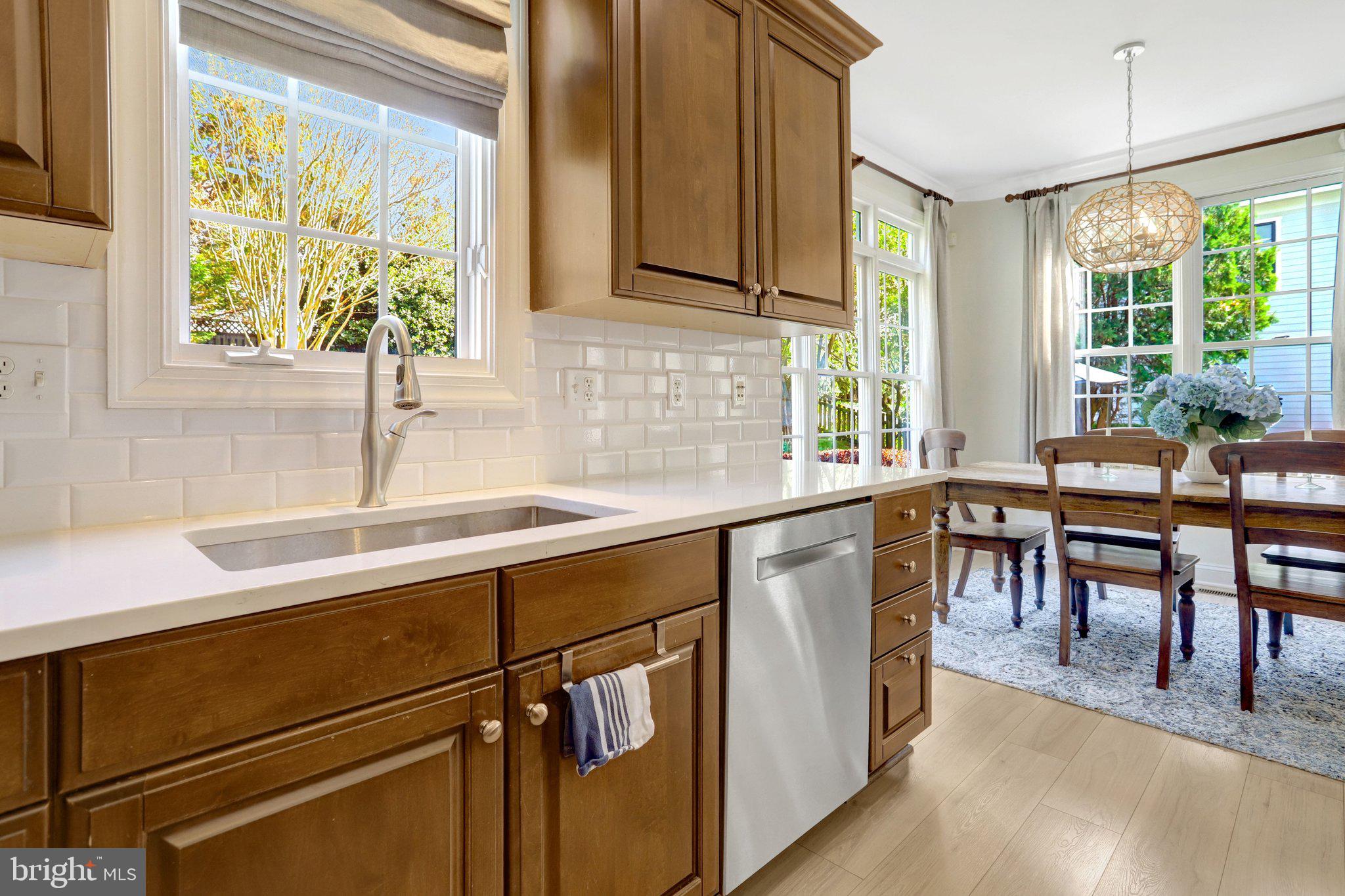 COUNTRY CLUB MANOR - Residential