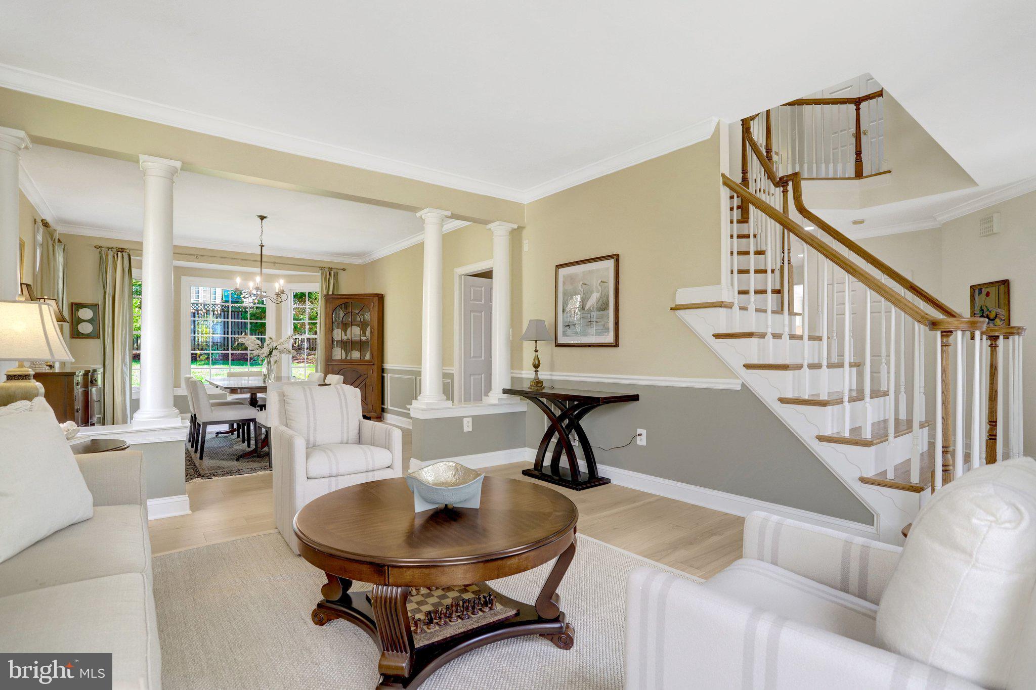 COUNTRY CLUB MANOR - Residential