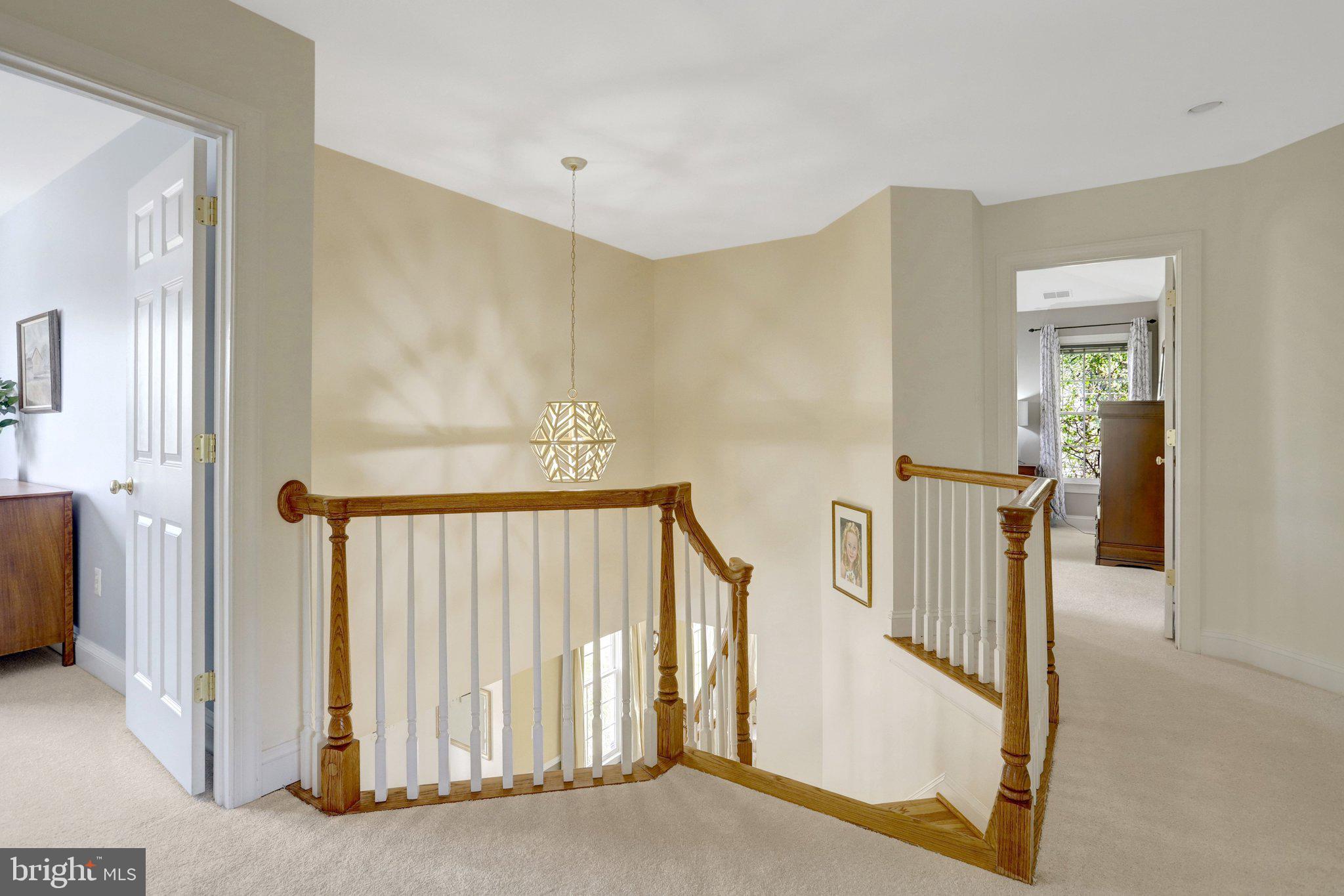 COUNTRY CLUB MANOR - Residential