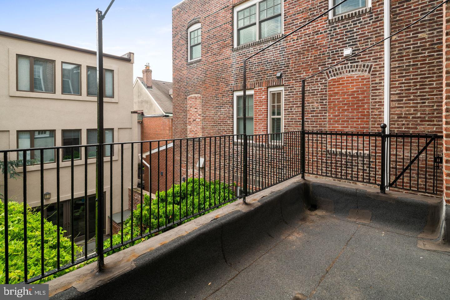 SOCIETY HILL - Residential Lease