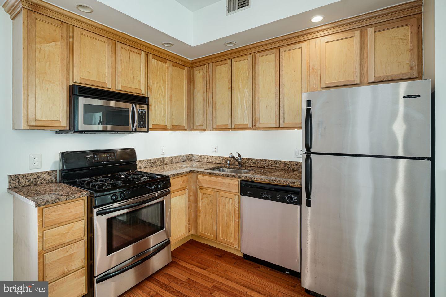 SOCIETY HILL - Residential Lease