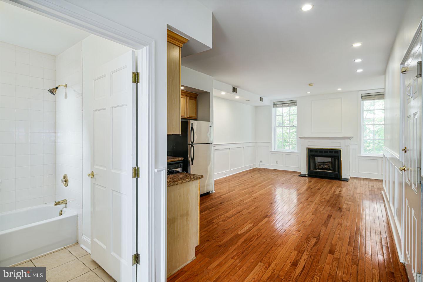 SOCIETY HILL - Residential Lease