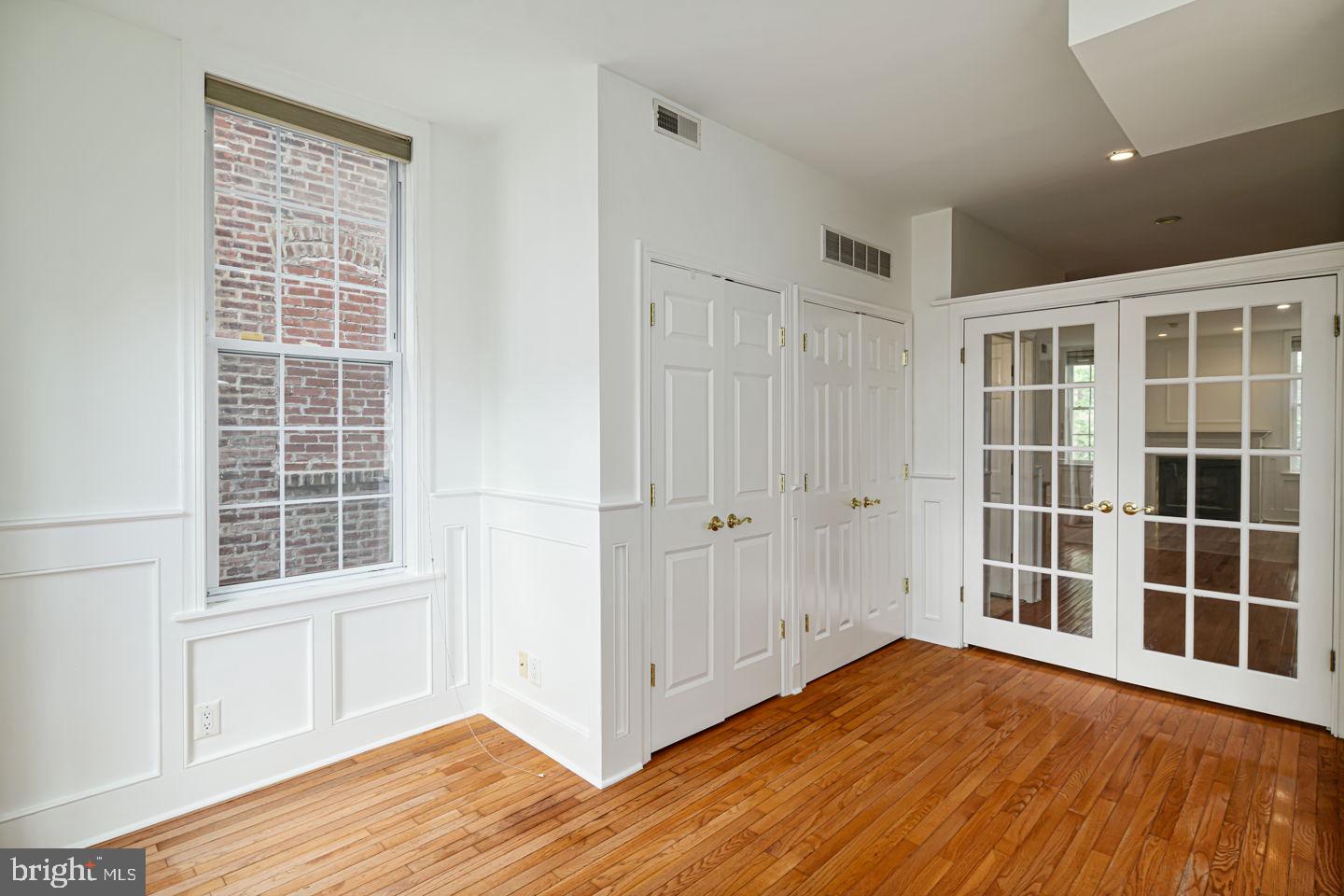 SOCIETY HILL - Residential Lease