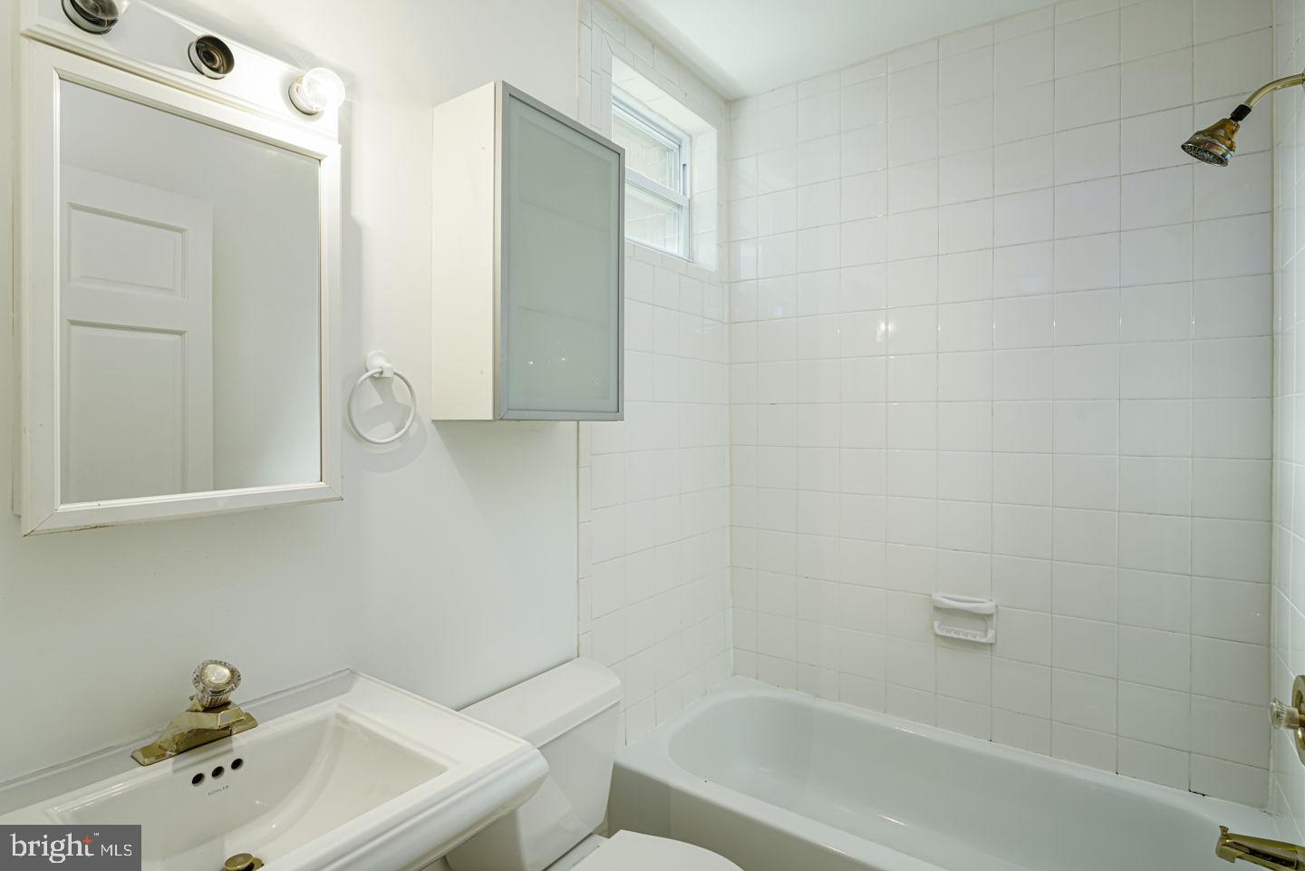 SOCIETY HILL - Residential Lease