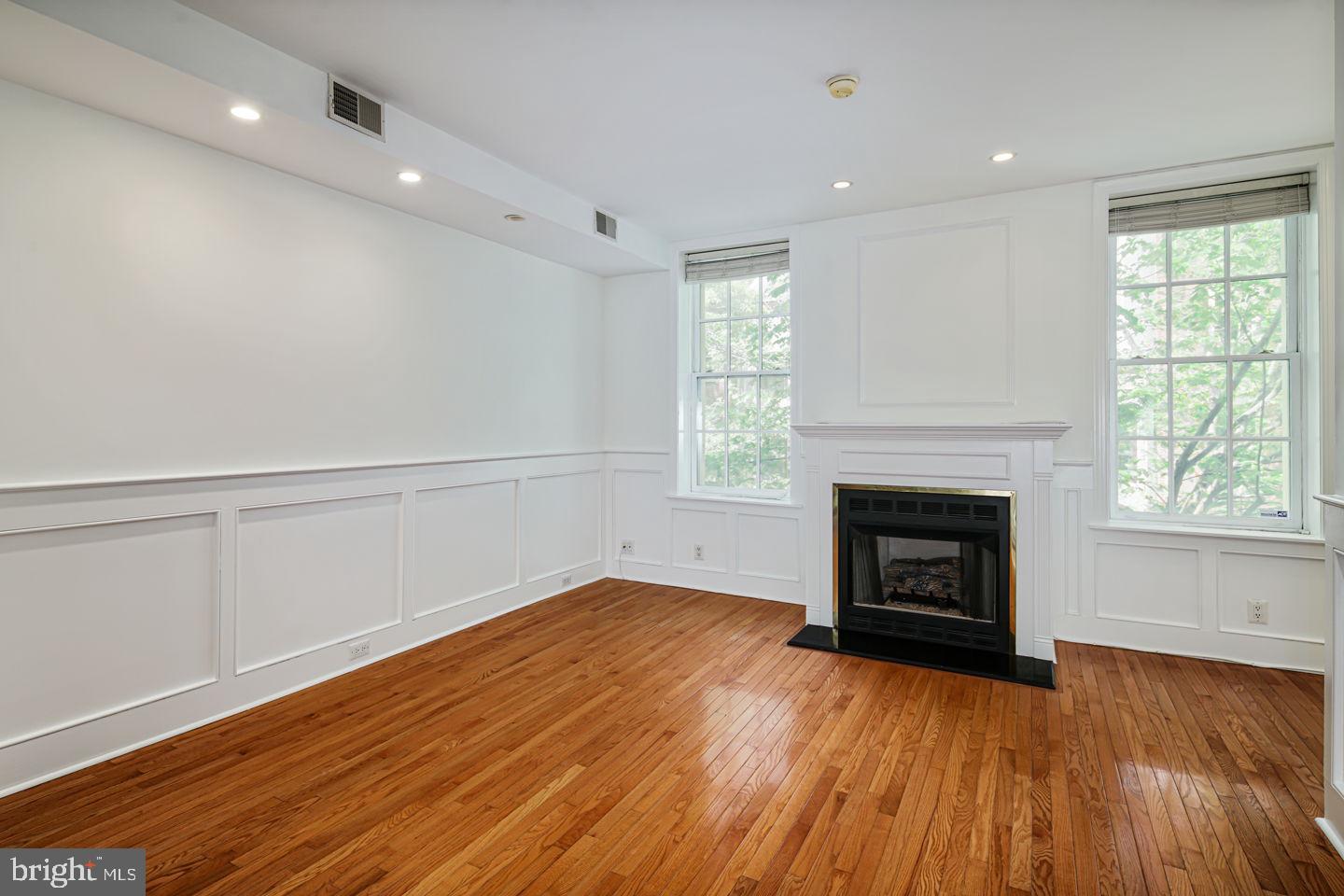 SOCIETY HILL - Residential Lease