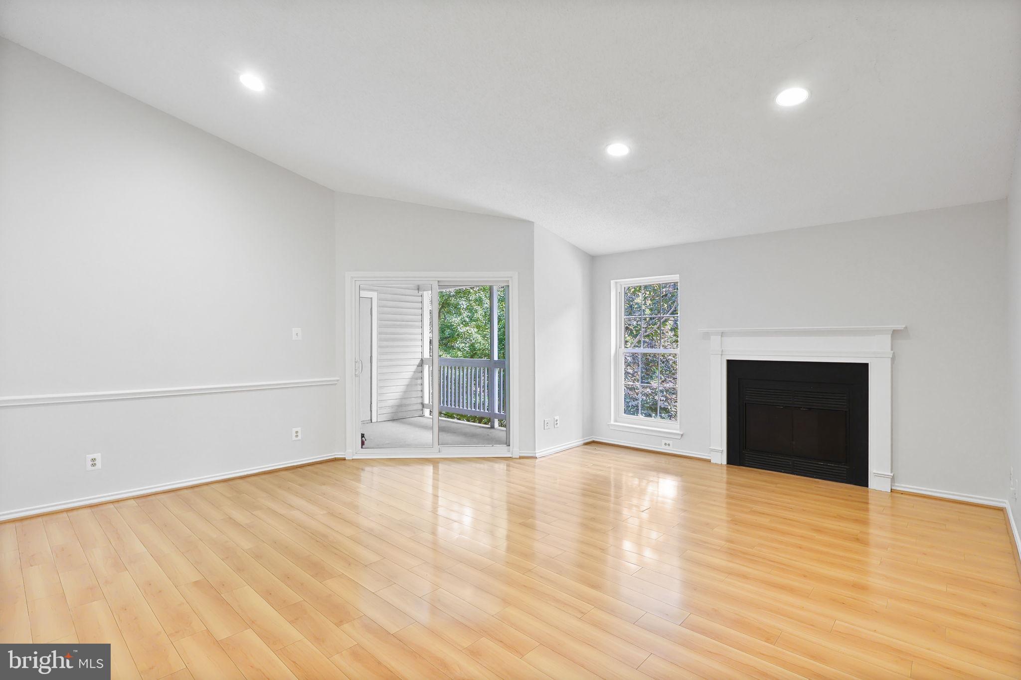 1525 LINCOLN WAY 304A