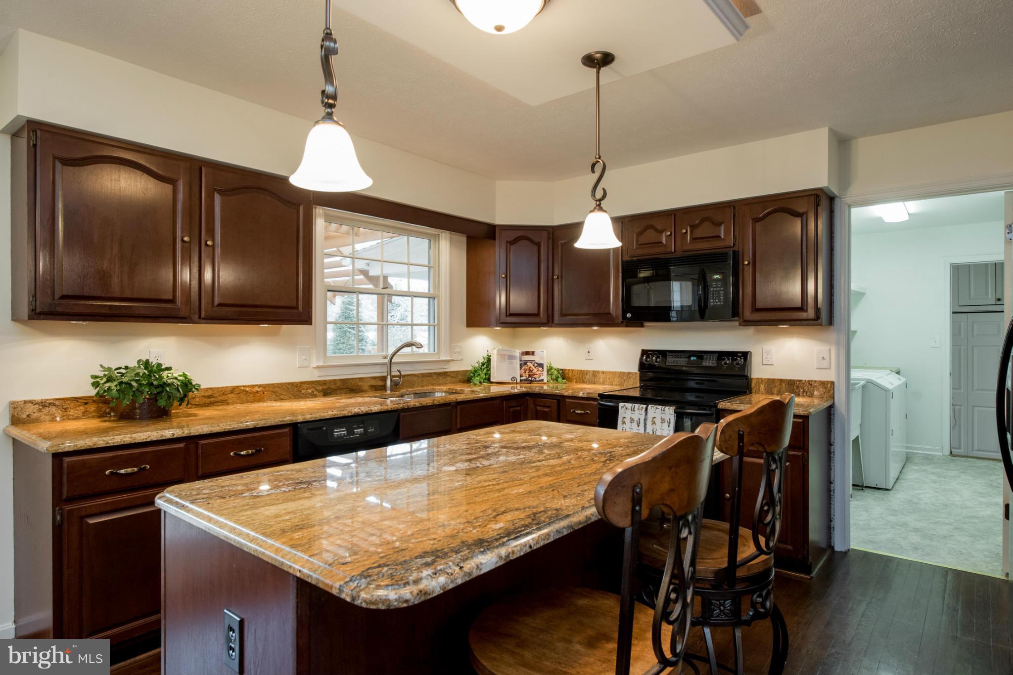 SHADY SIDE - Residential