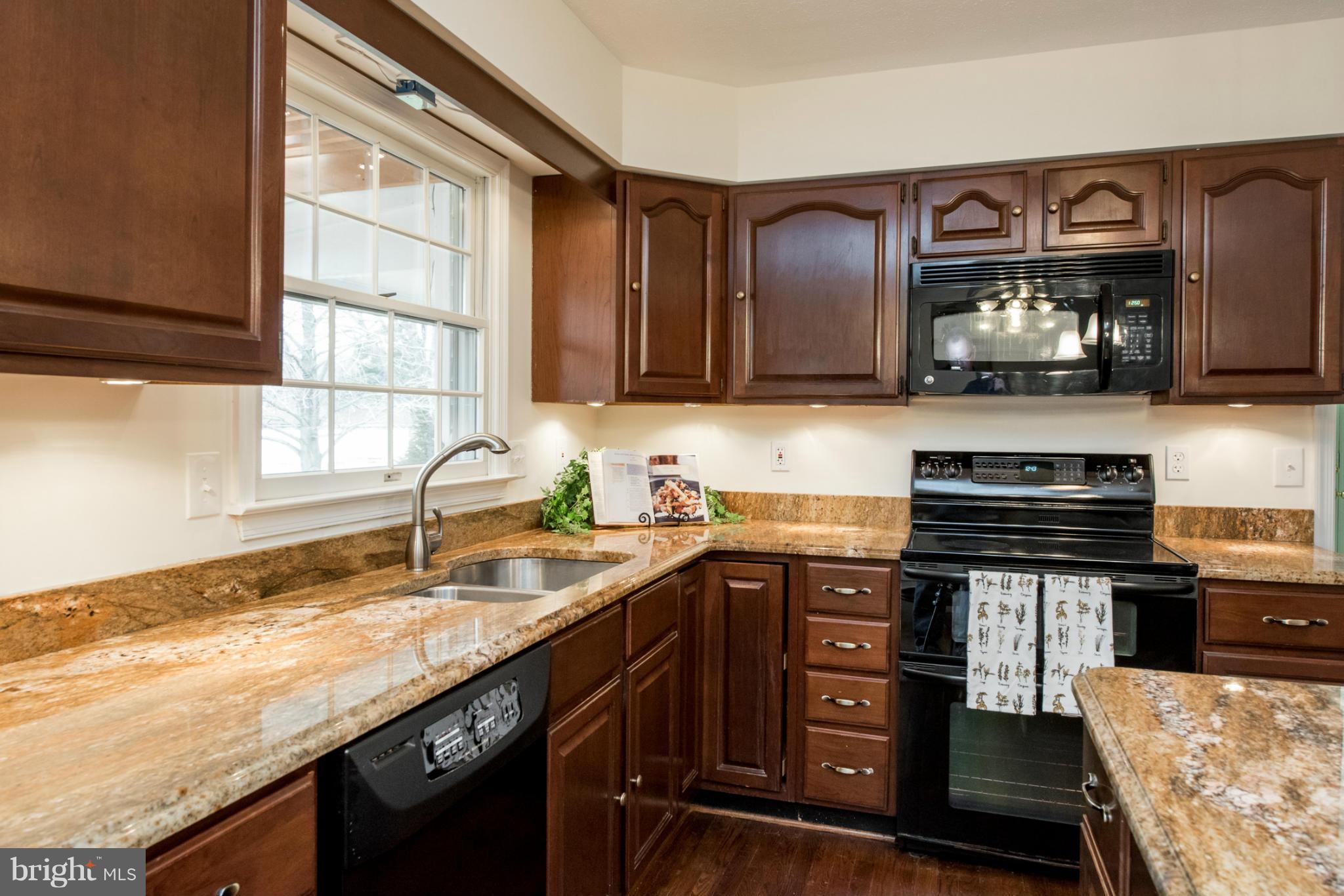 SHADY SIDE - Residential