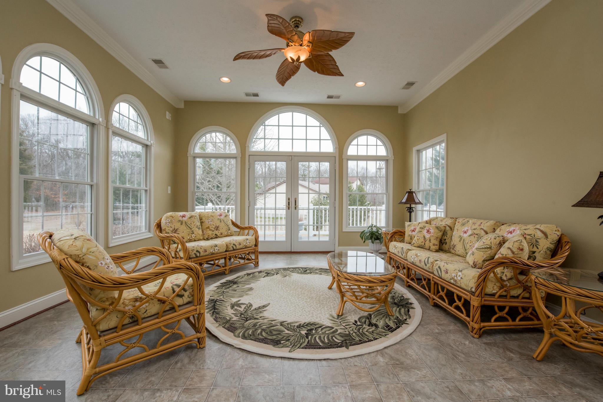 SHADY SIDE - Residential