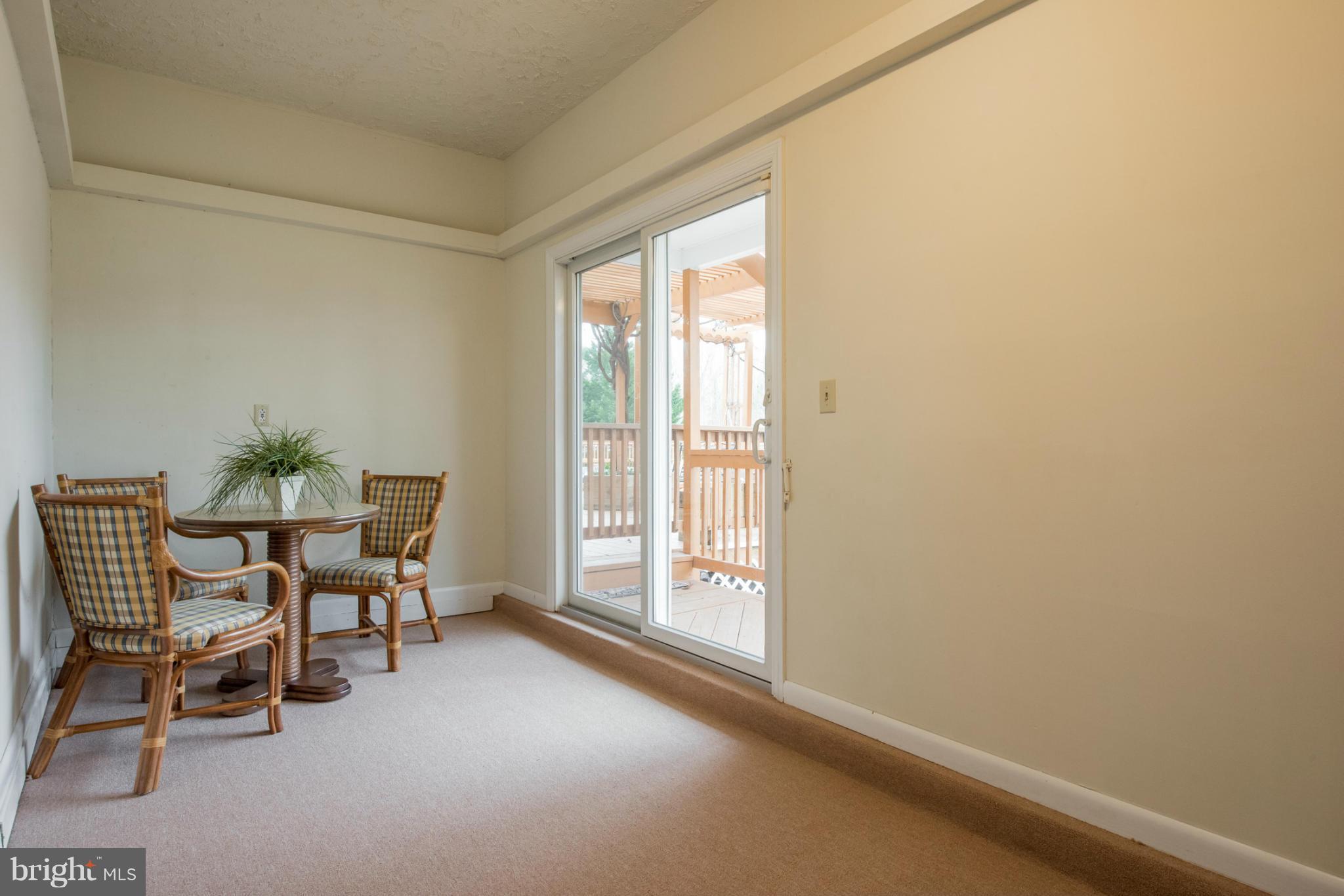 SHADY SIDE - Residential