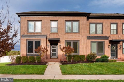 Townhouse For Sale - 2 E Hartwick Drive<br/> SKILLMAN, NJ 08558