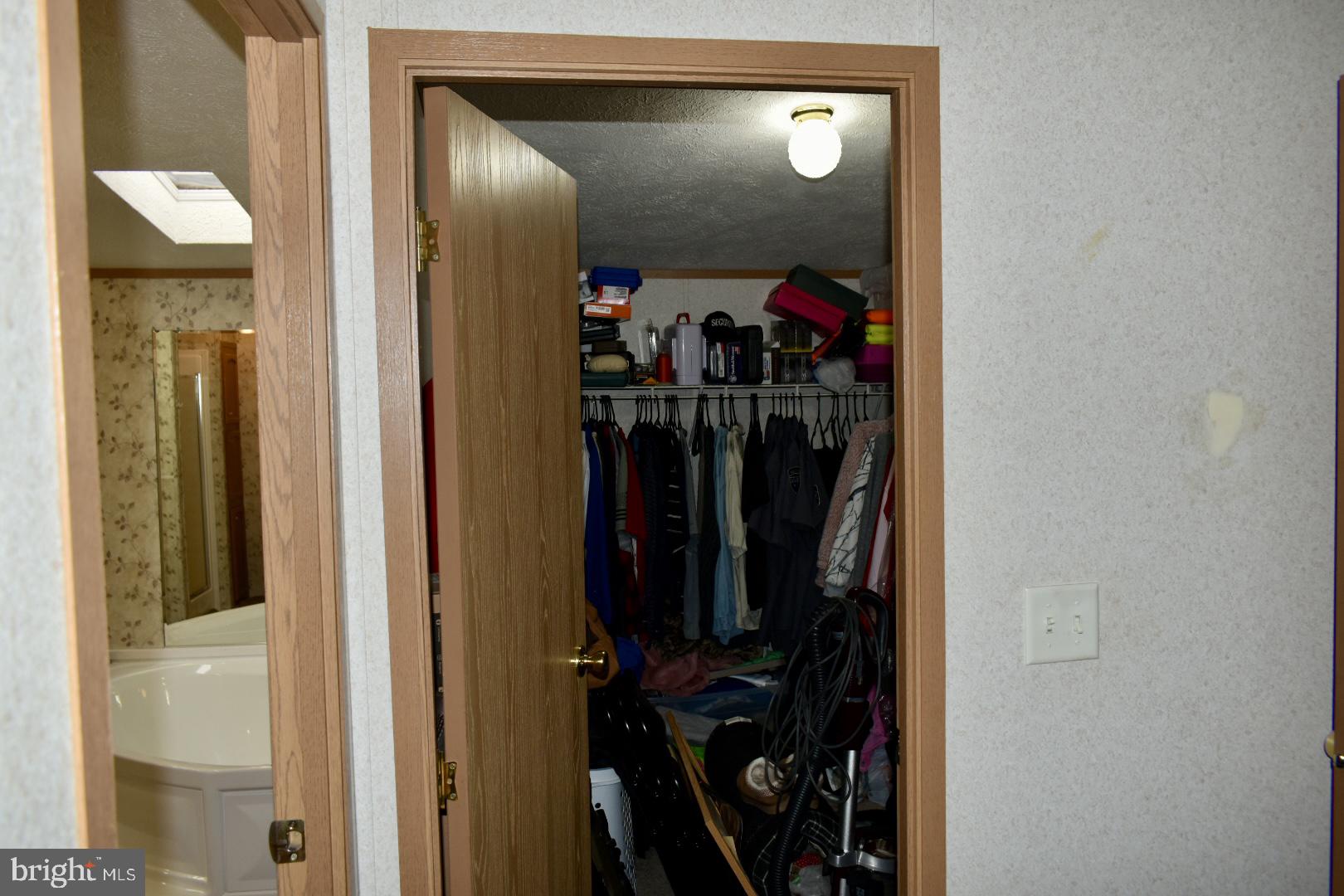 EAGLE VIEW MOBILE HOME PK - Residential