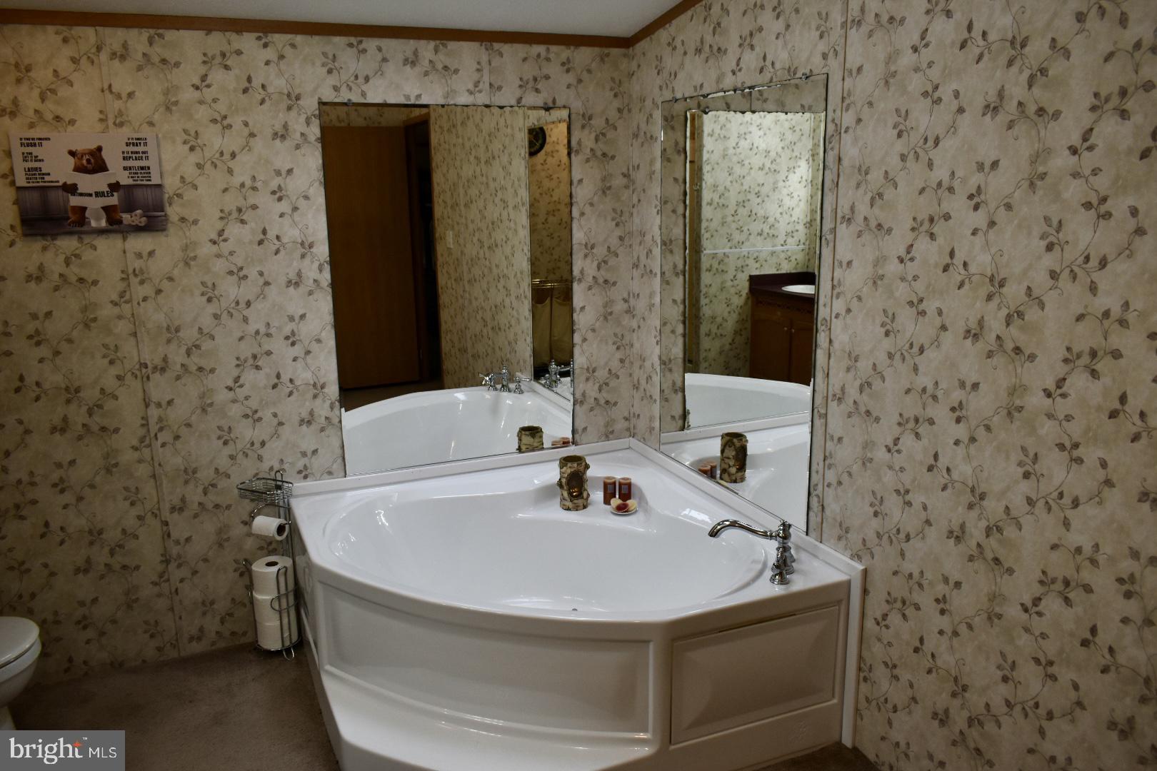 EAGLE VIEW MOBILE HOME PK - Residential