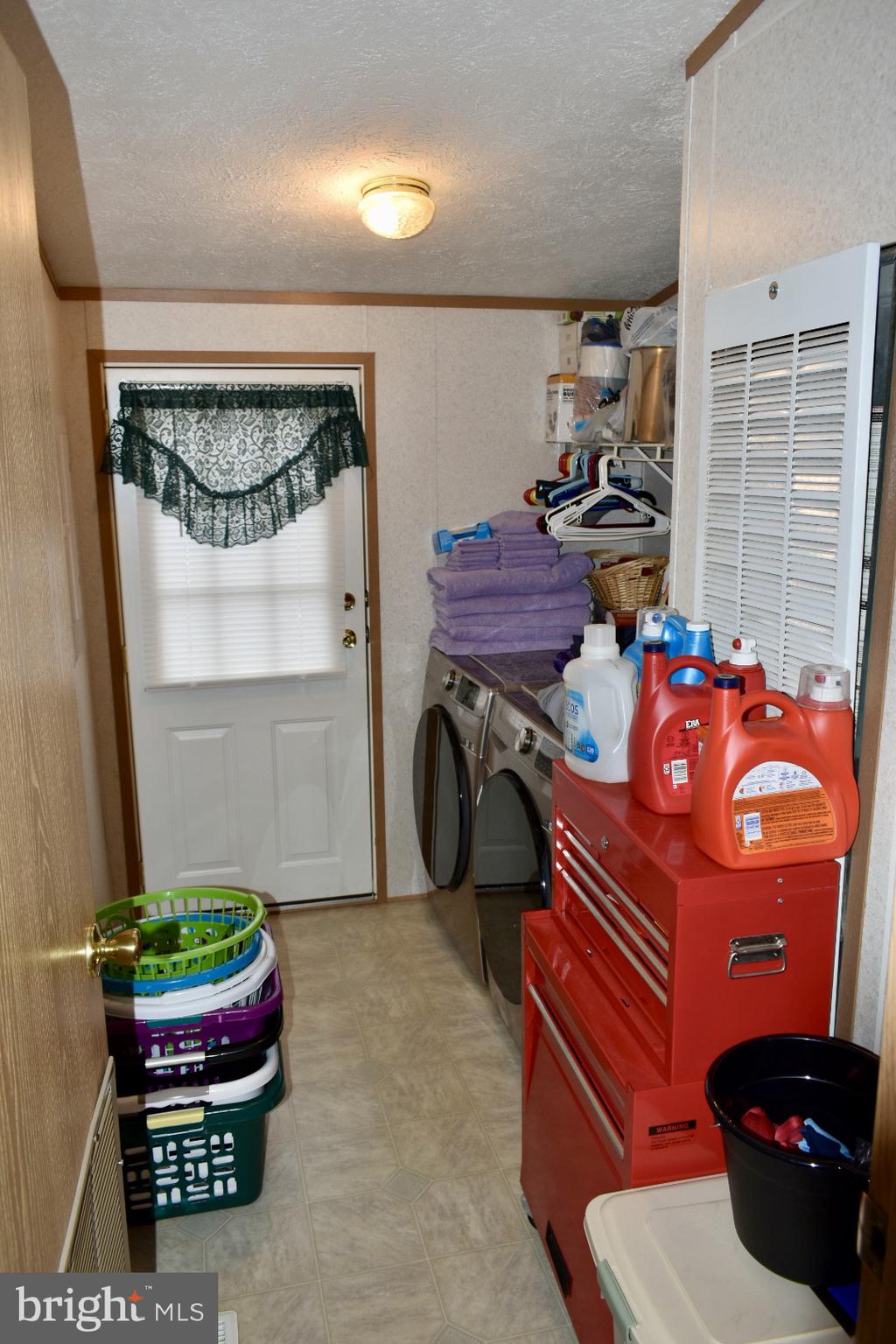 EAGLE VIEW MOBILE HOME PK - Residential