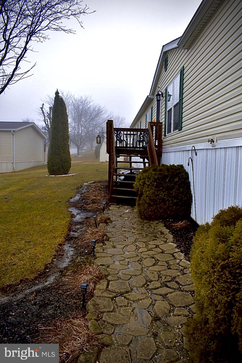 EAGLE VIEW MOBILE HOME PK - Residential