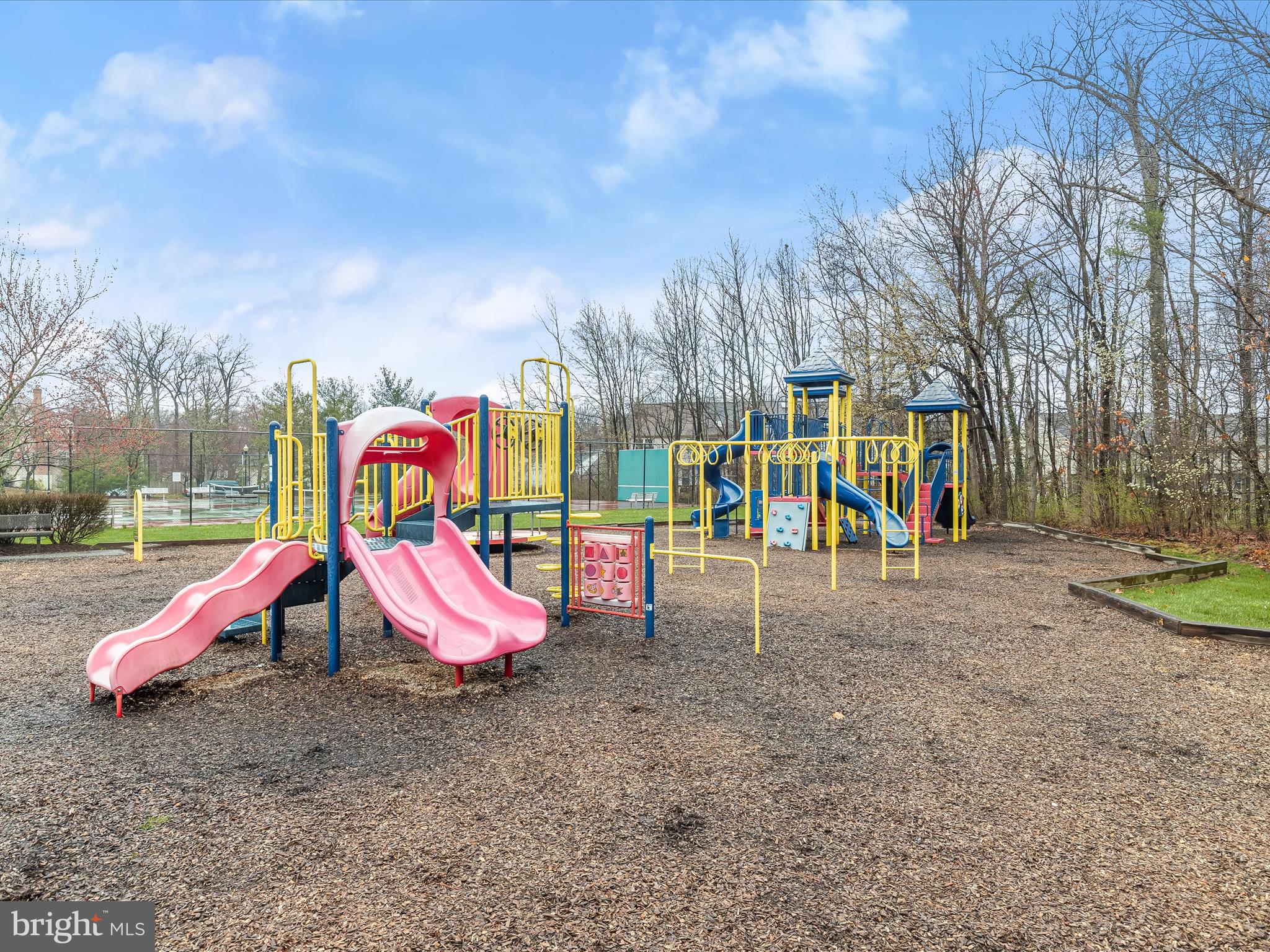 NORTHRIDGE - Residential