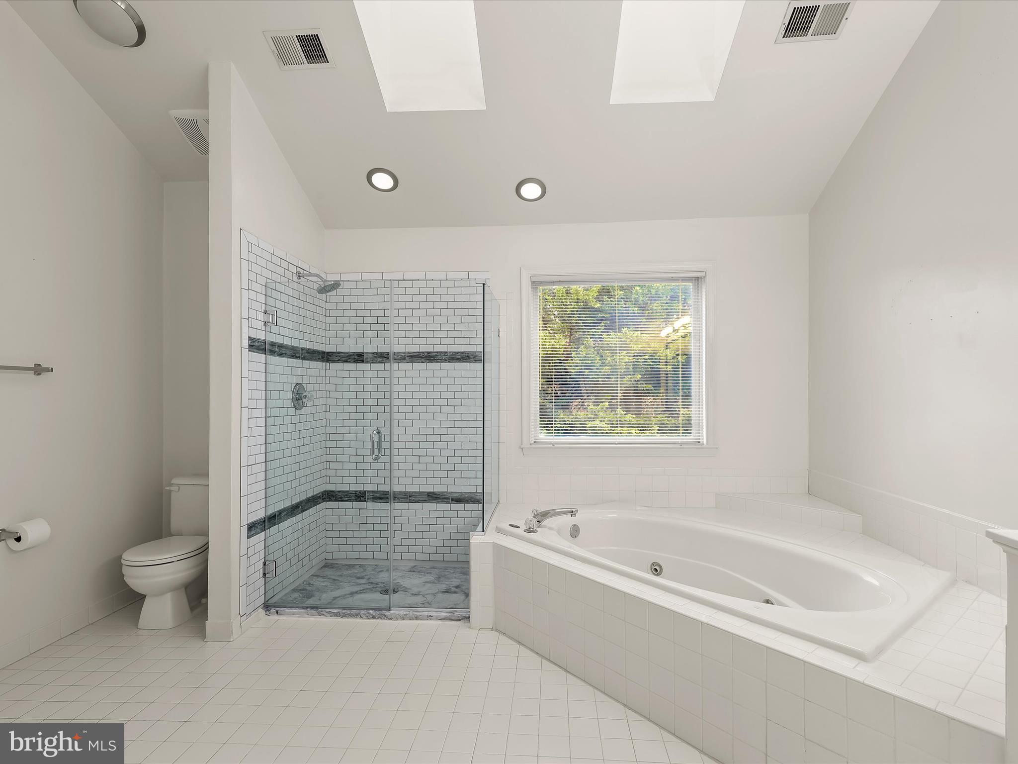 NORTHRIDGE - Residential