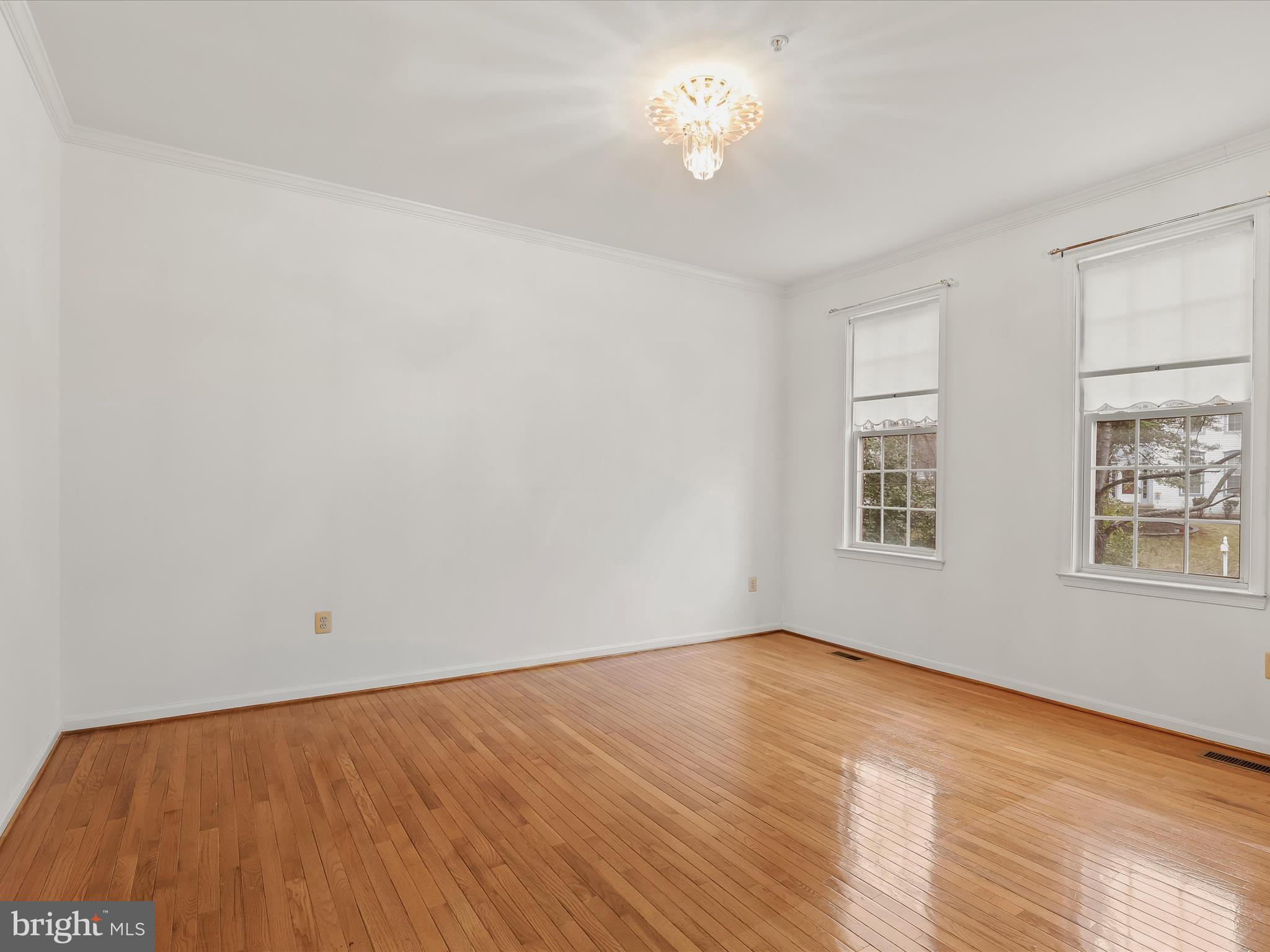 NORTHRIDGE - Residential