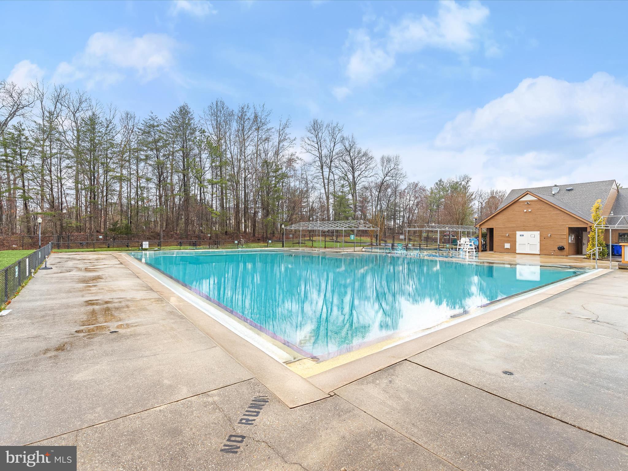 NORTHRIDGE - Residential