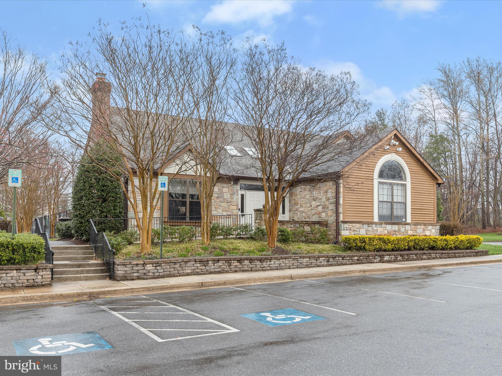 NORTHRIDGE - Residential