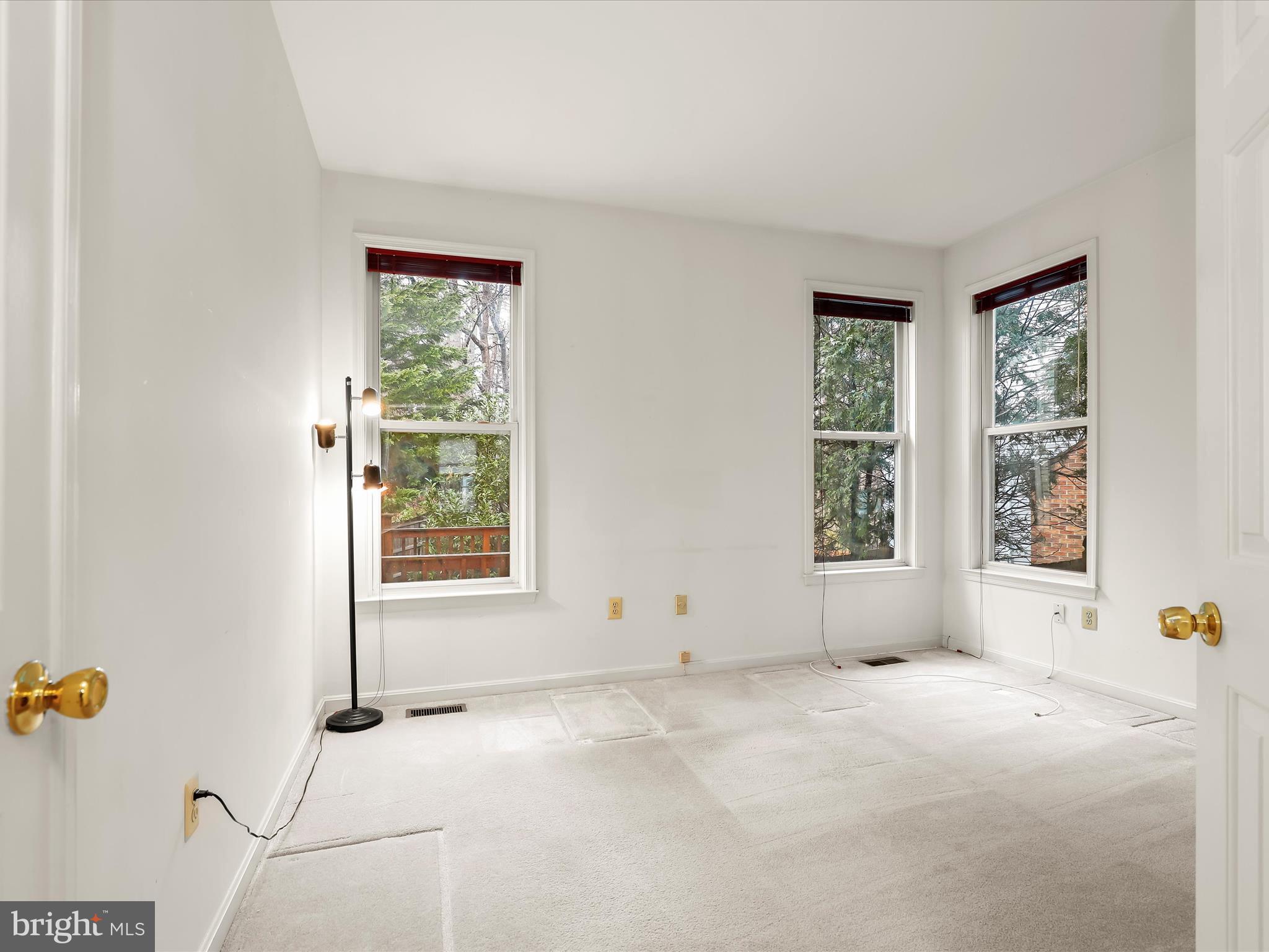 NORTHRIDGE - Residential