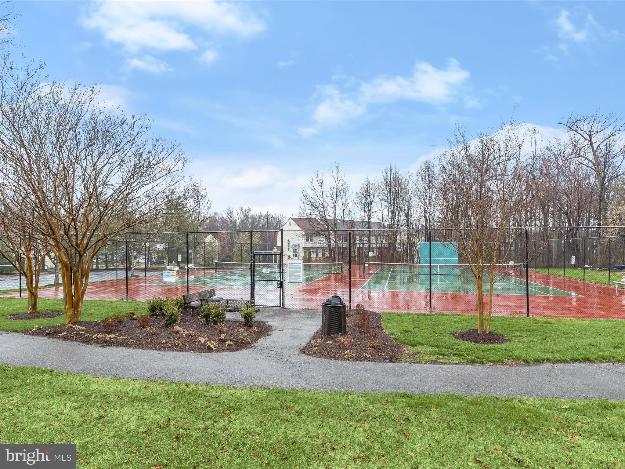 NORTHRIDGE - Residential