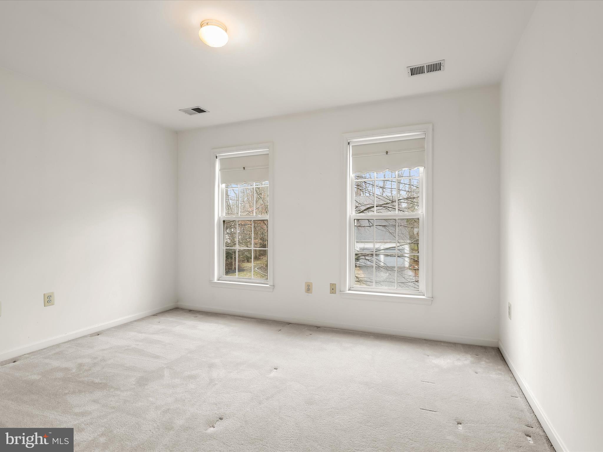 NORTHRIDGE - Residential