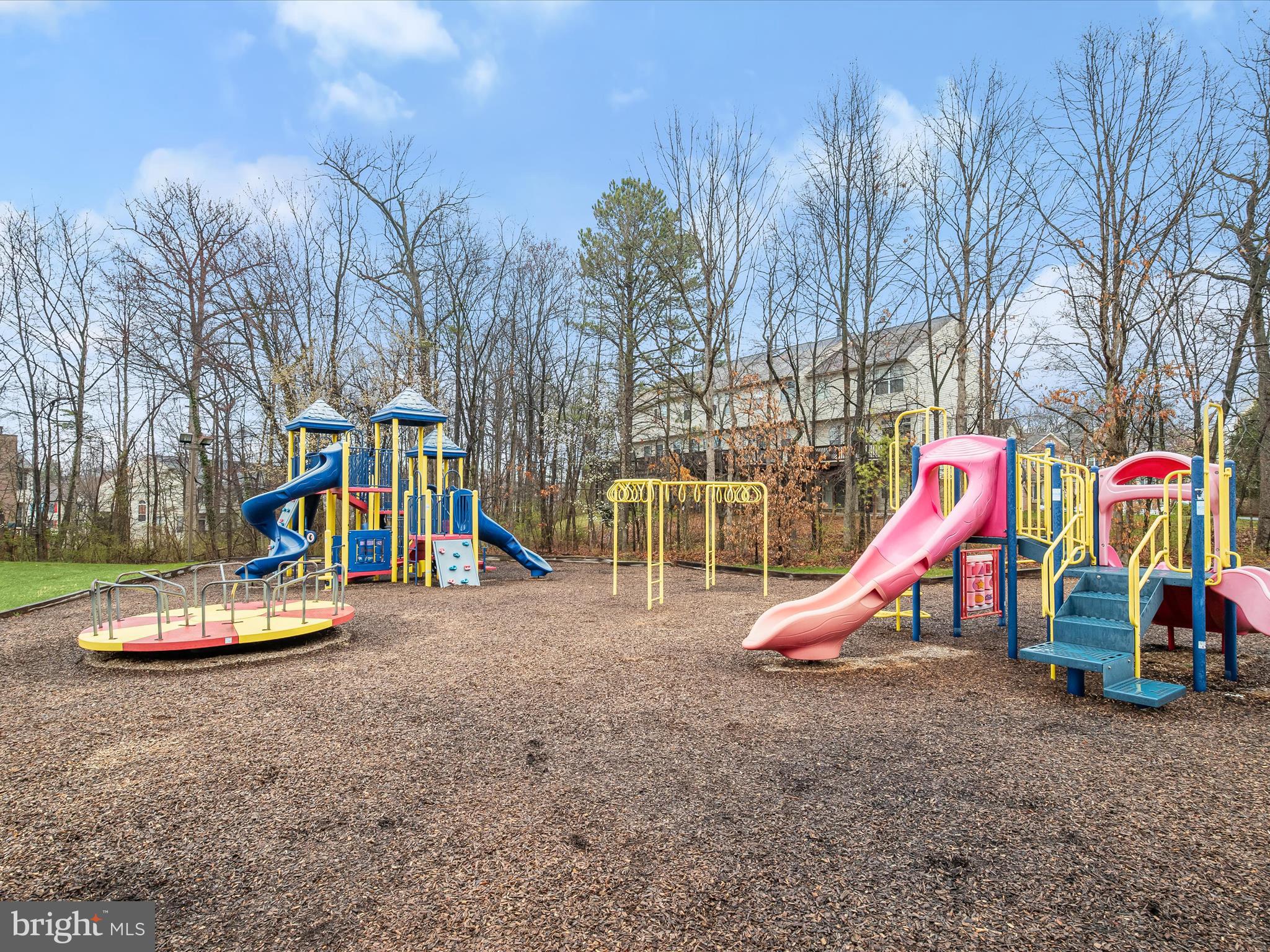 NORTHRIDGE - Residential