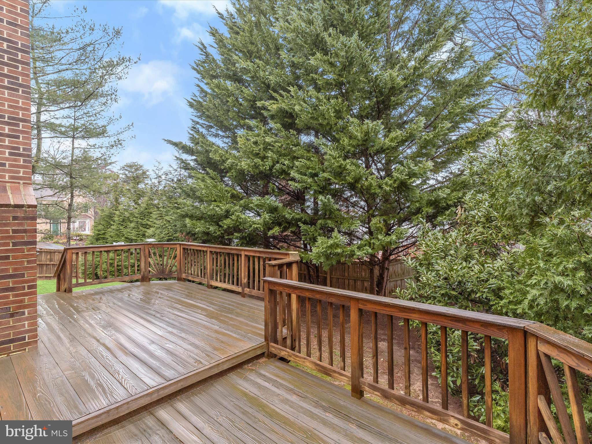 NORTHRIDGE - Residential