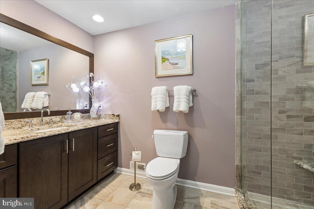 QUEEN ANNE WOODS - Residential