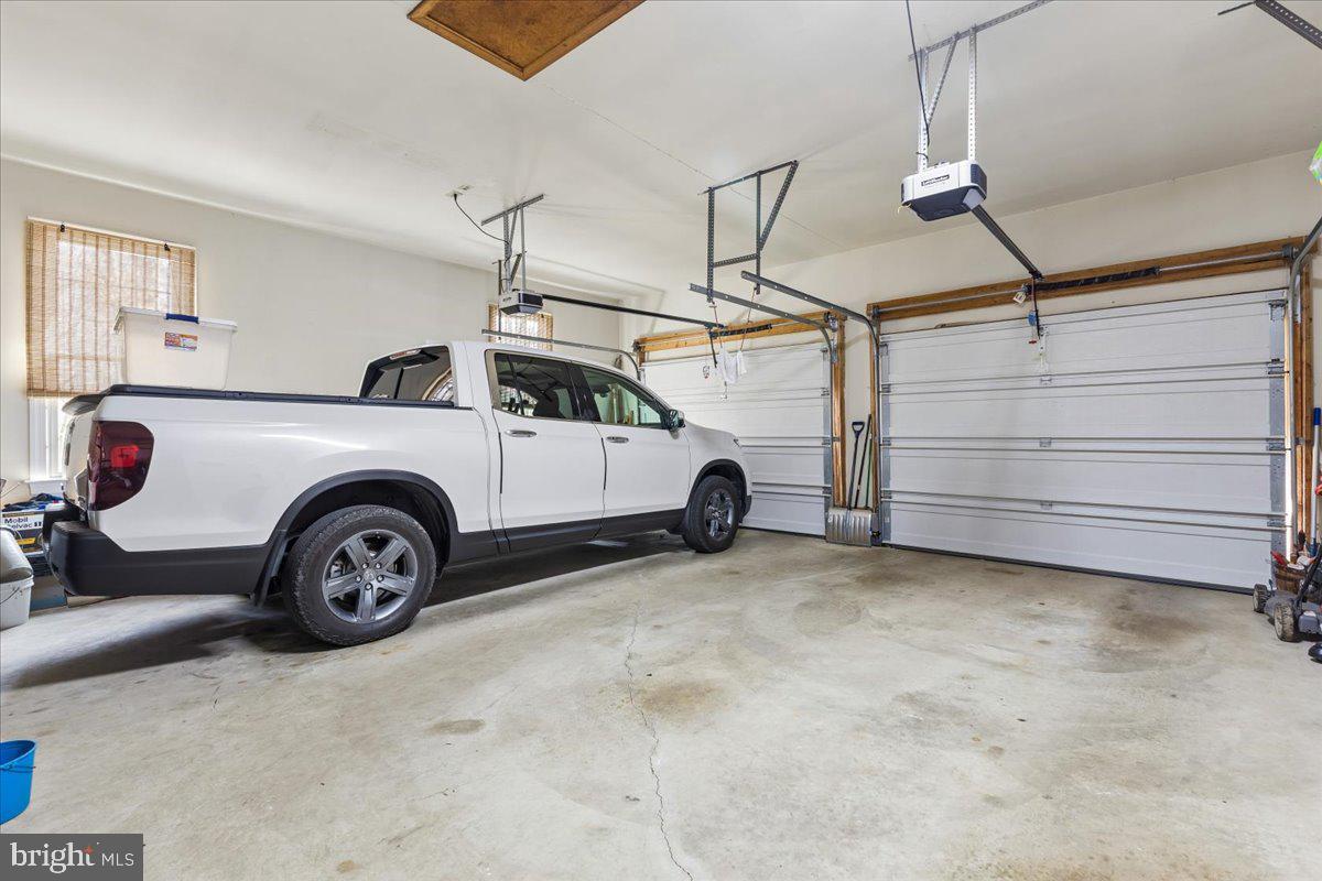 QUEEN ANNE WOODS - Residential