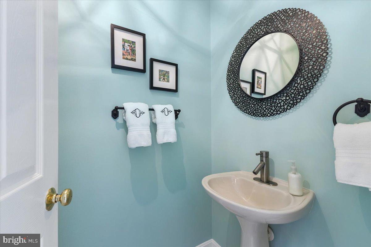 QUEEN ANNE WOODS - Residential