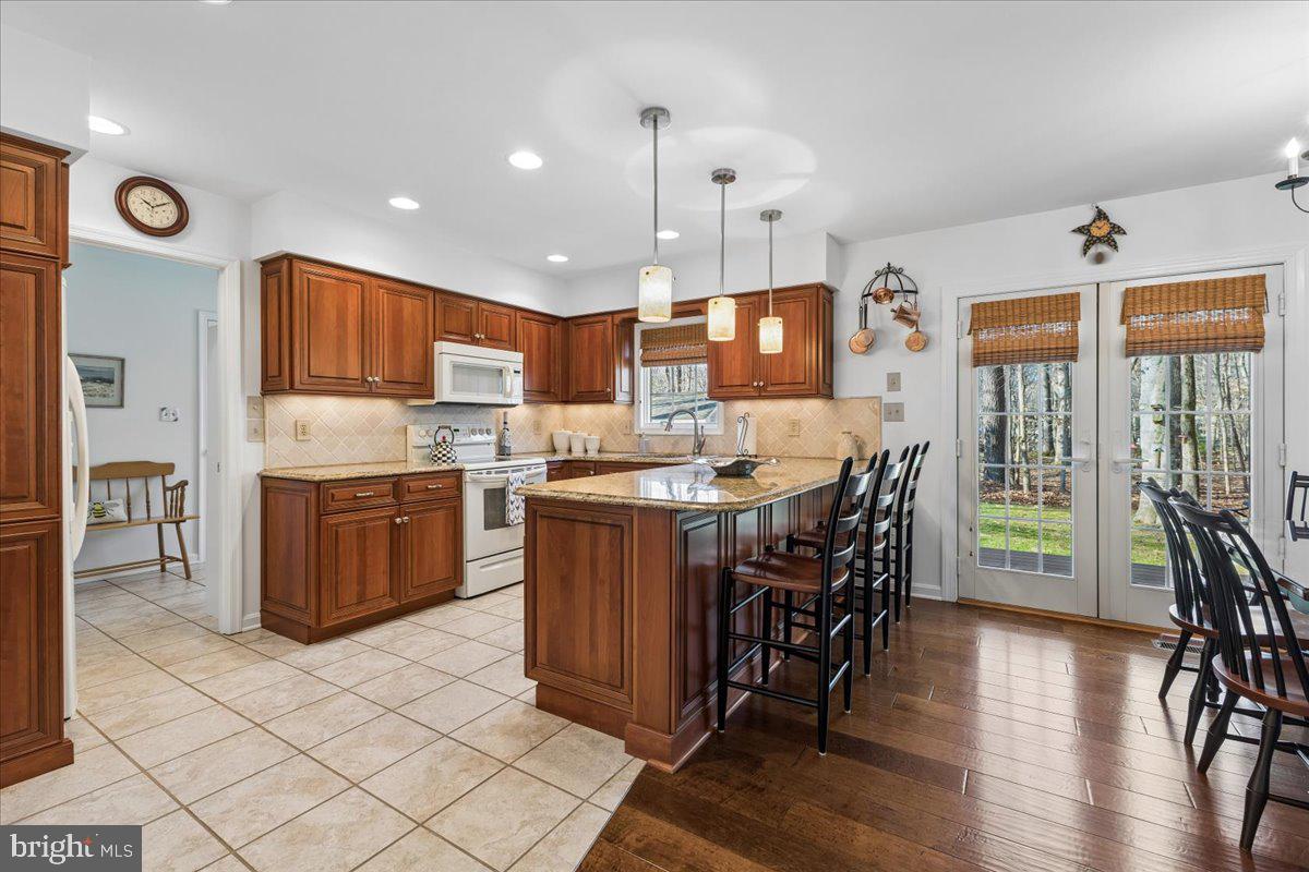 QUEEN ANNE WOODS - Residential