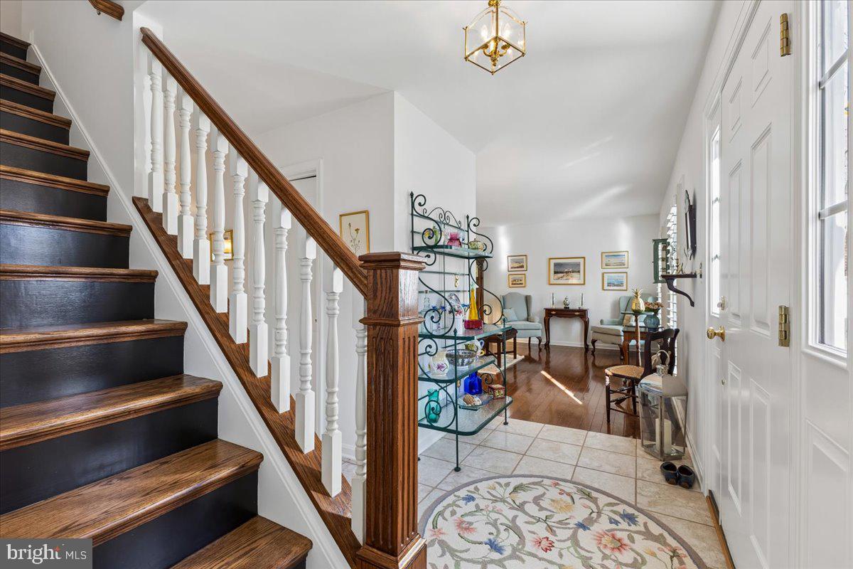 QUEEN ANNE WOODS - Residential