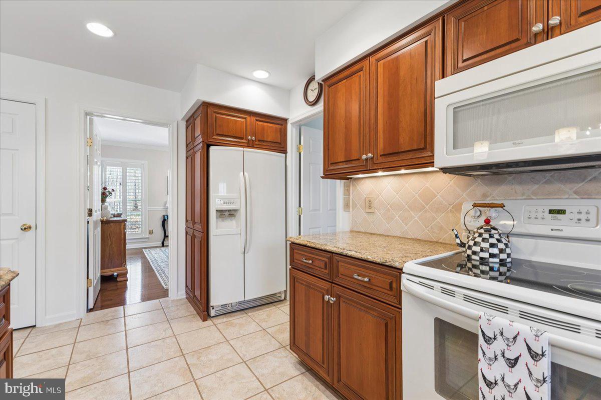 QUEEN ANNE WOODS - Residential