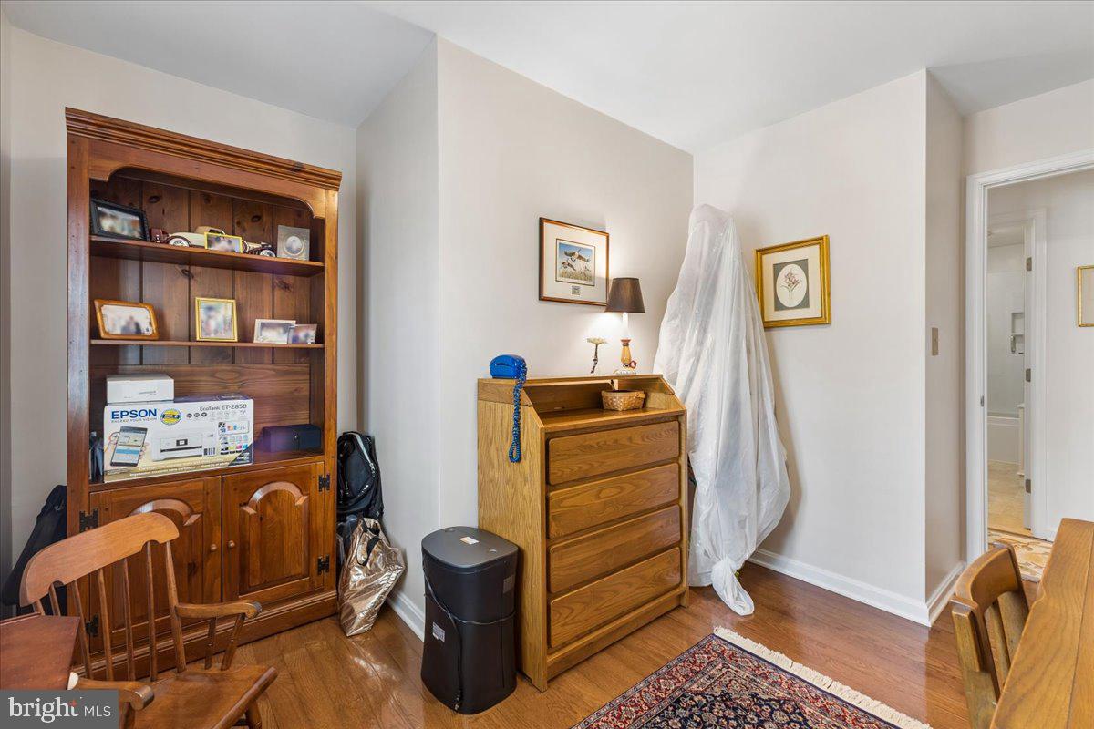 QUEEN ANNE WOODS - Residential