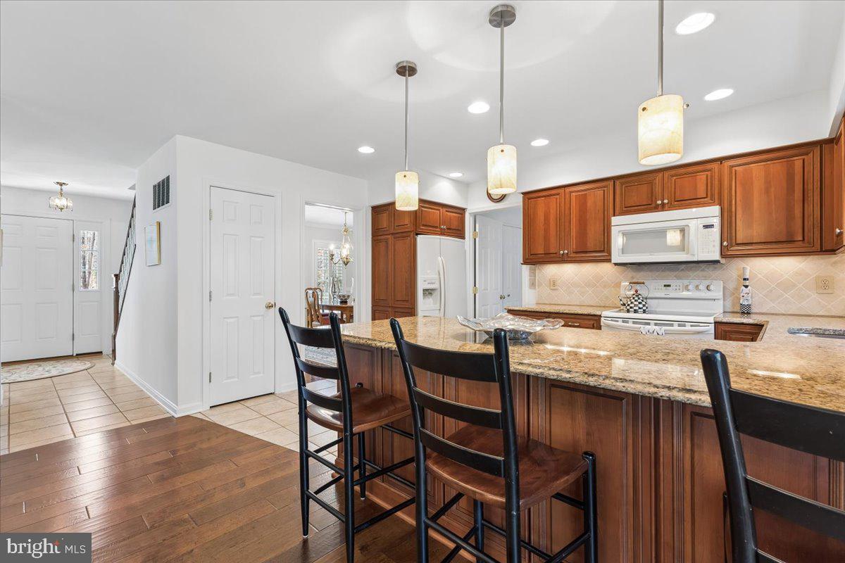 QUEEN ANNE WOODS - Residential