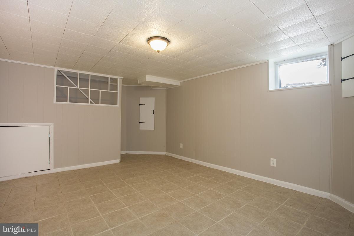 WESTSHIRE - Residential Lease