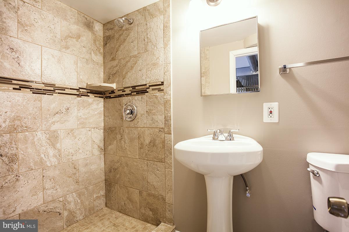 WESTSHIRE - Residential Lease