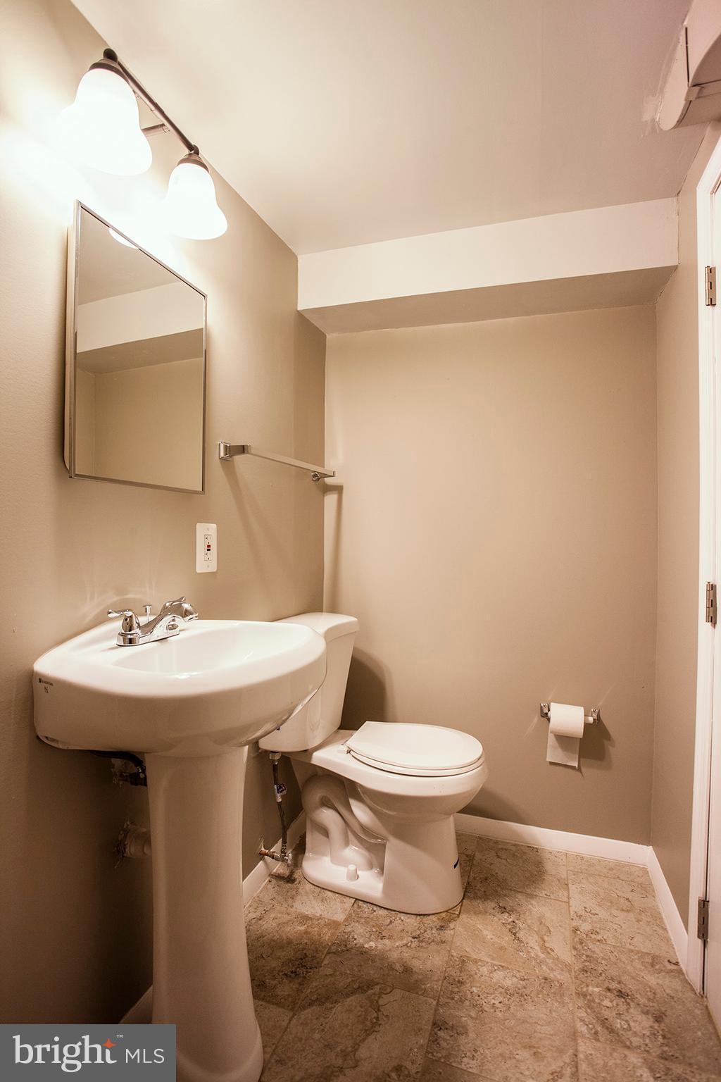 WESTSHIRE - Residential Lease