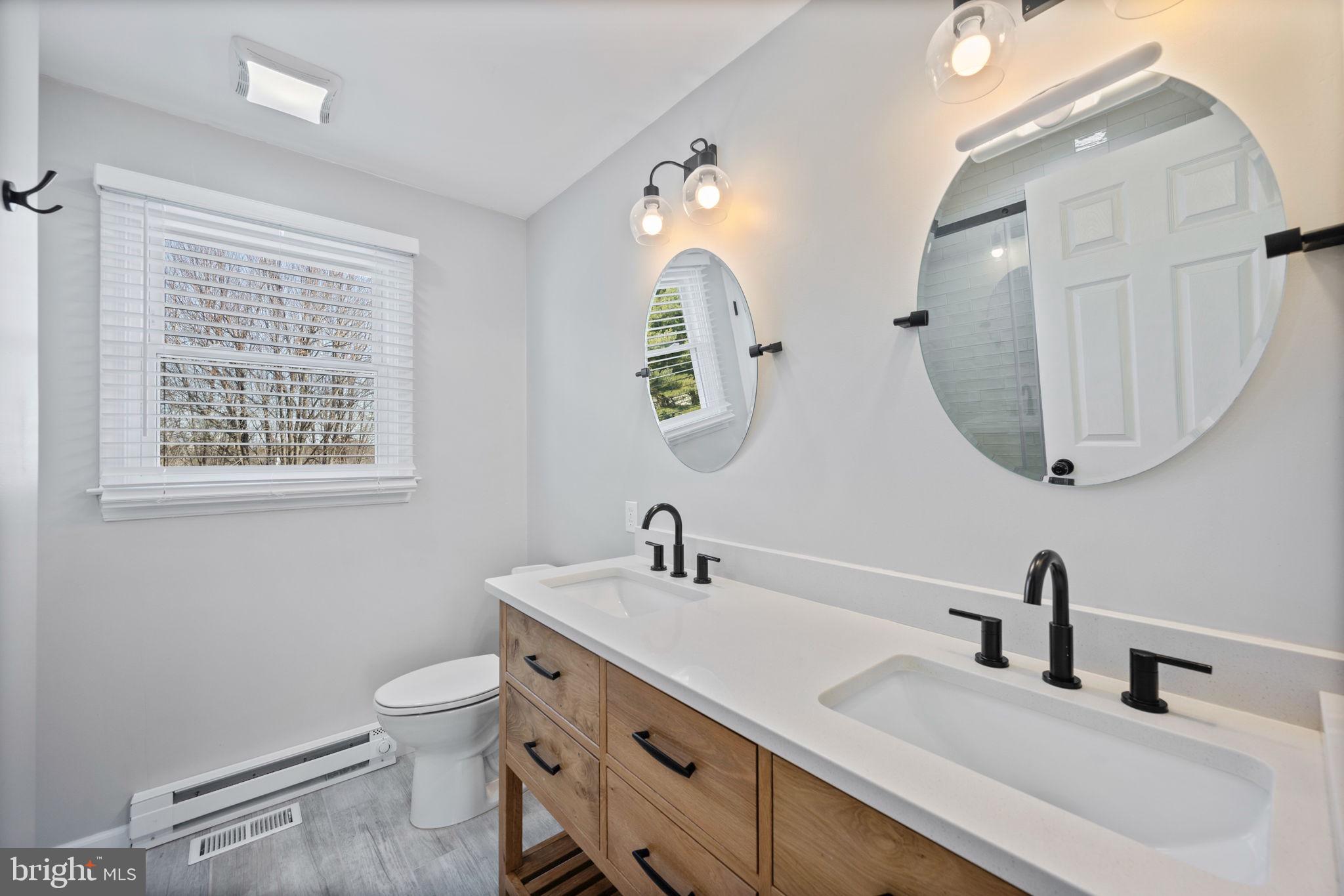 VILLAGE GATE - Residential