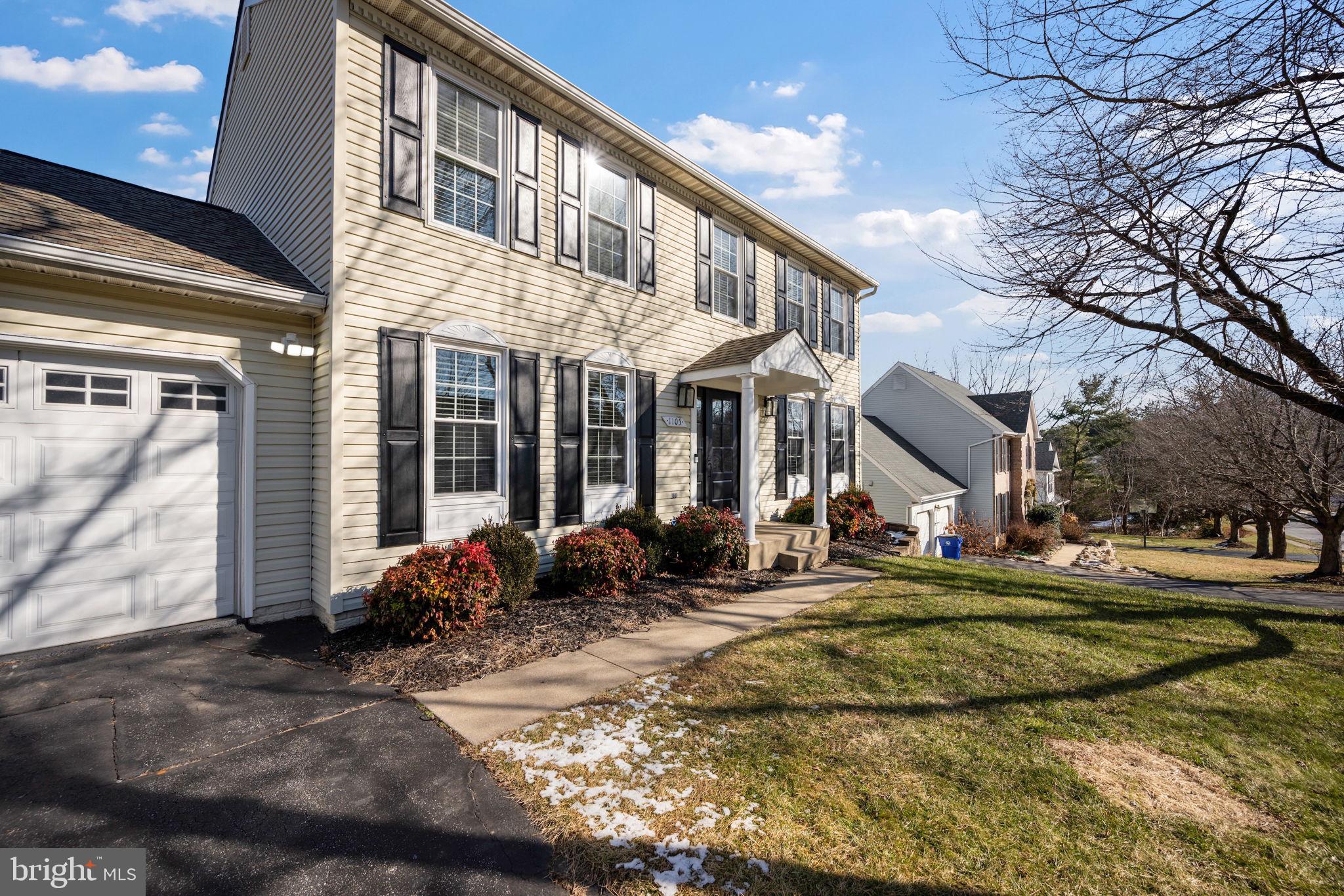 VILLAGE GATE - Residential