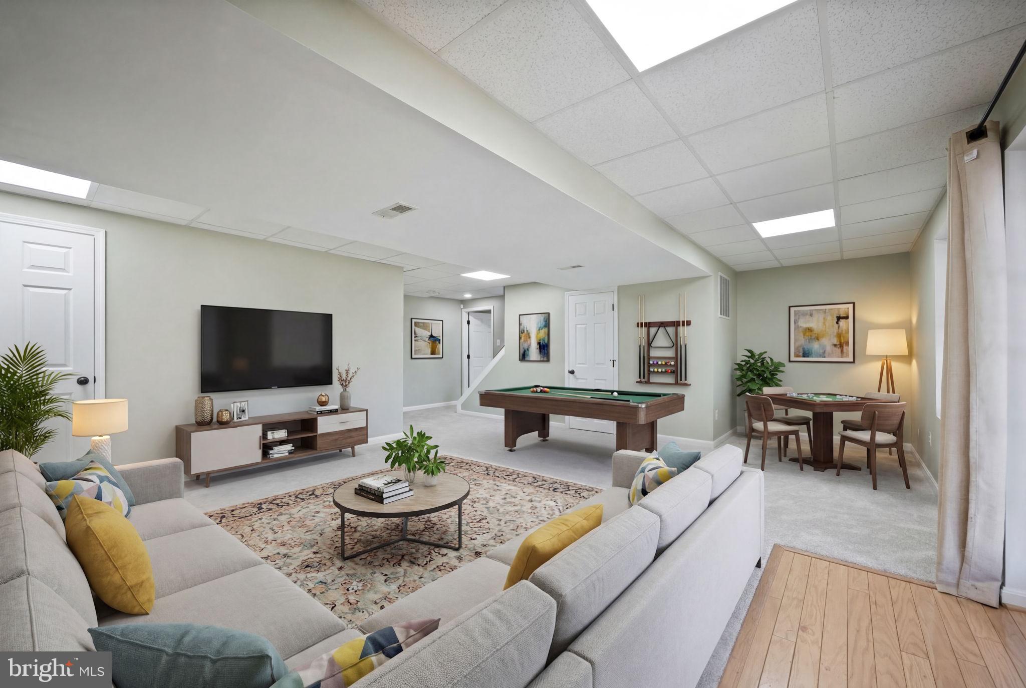 VILLAGE GATE - Residential