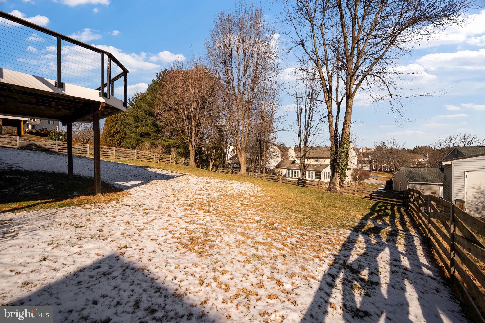 VILLAGE GATE - Residential