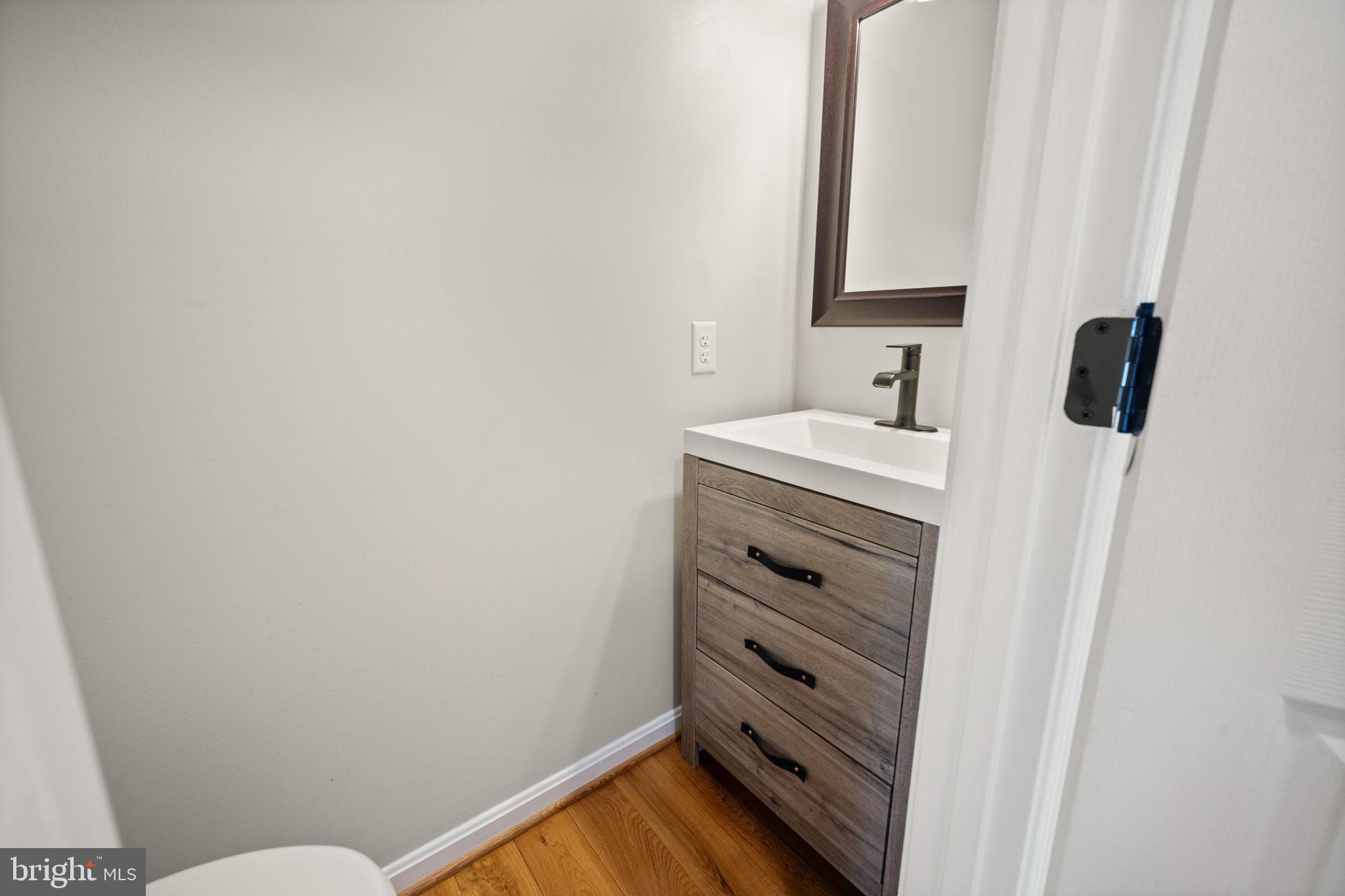 VILLAGE GATE - Residential