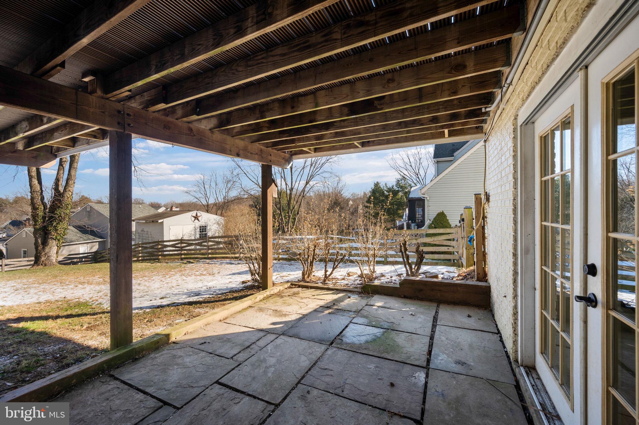 VILLAGE GATE - Residential