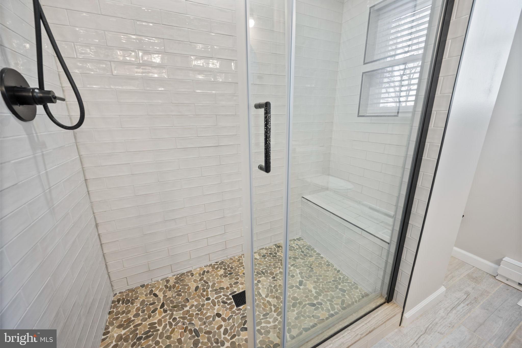 VILLAGE GATE - Residential