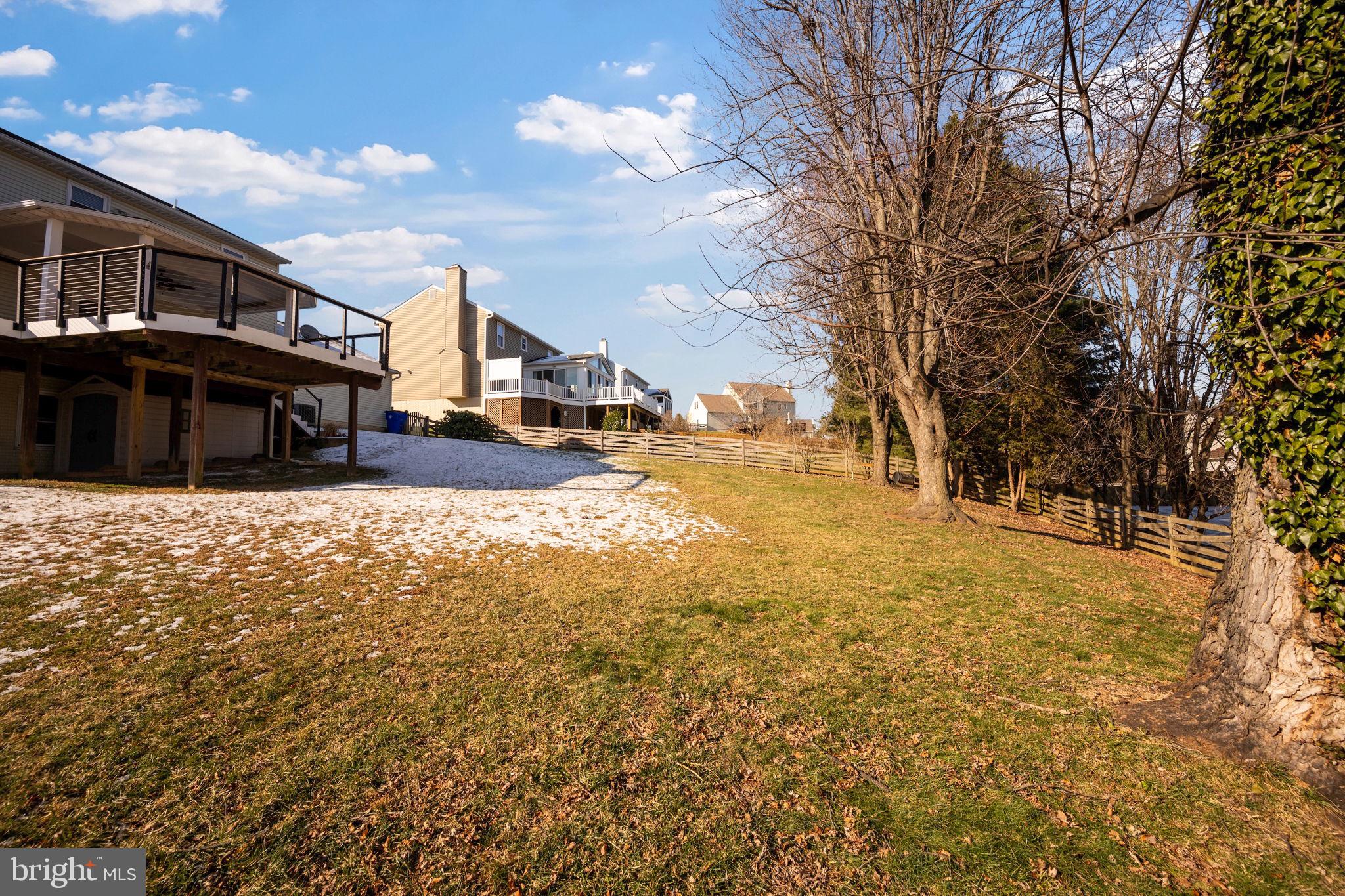 VILLAGE GATE - Residential