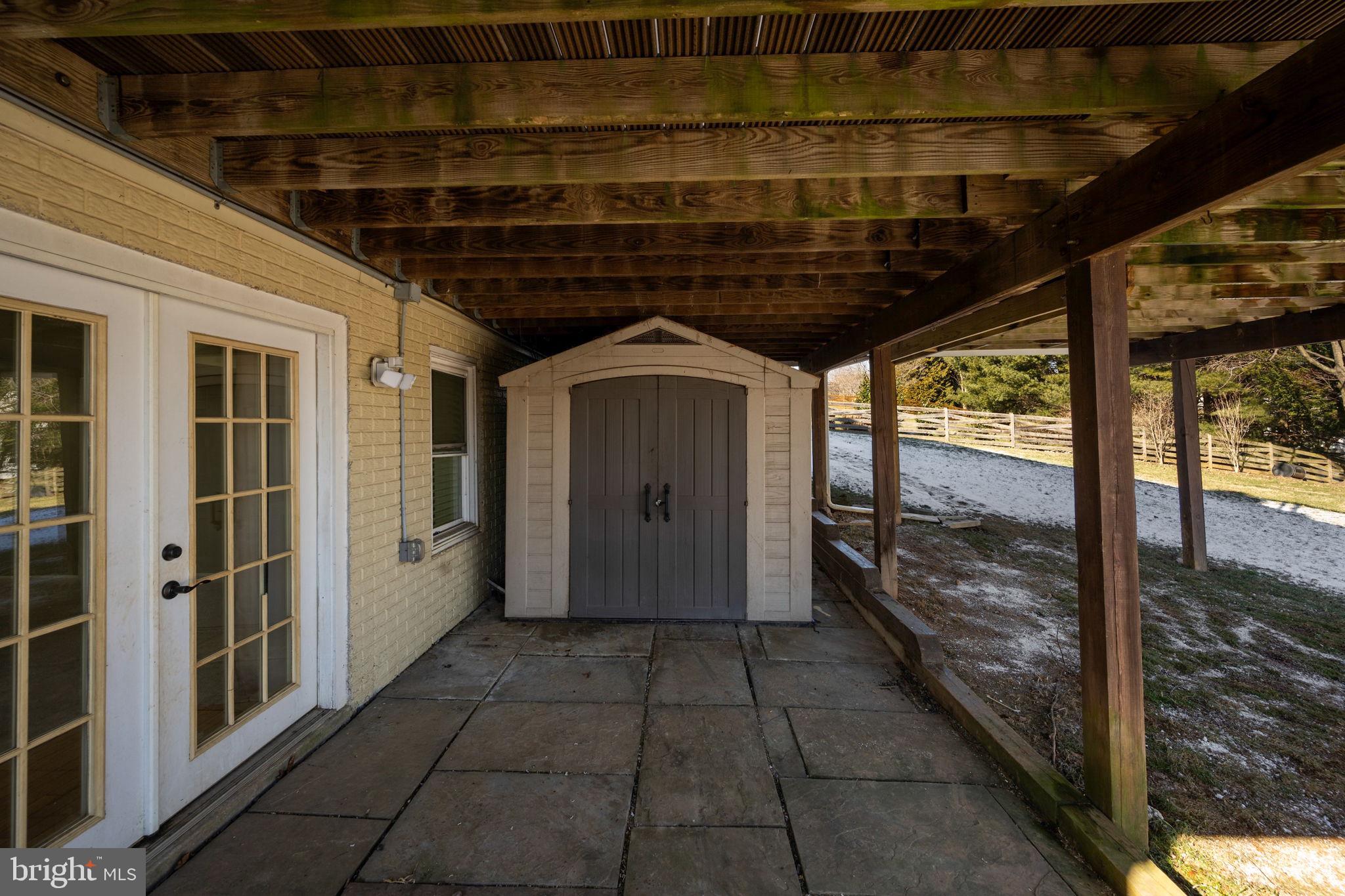 VILLAGE GATE - Residential