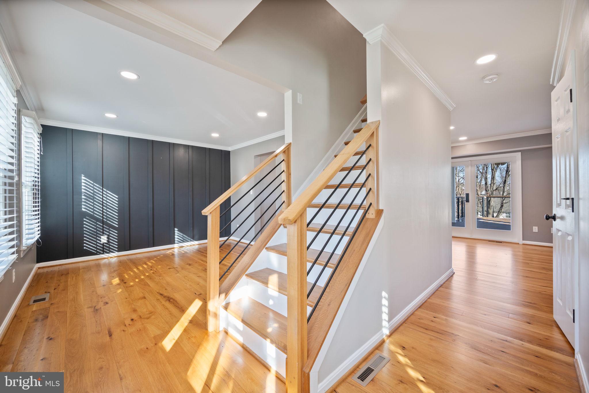 VILLAGE GATE - Residential